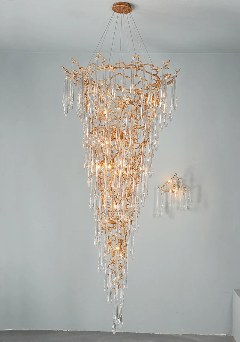 Chandelier en cristal moderne aux inspirations florales et élégantes pour un foyer sophistiqué.-LUMICONCEPT