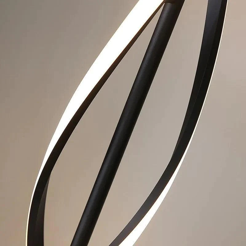 Lampadaire Design Moderne - Éclairage Élégant en Blanc et Noir-LUMICONCEPT