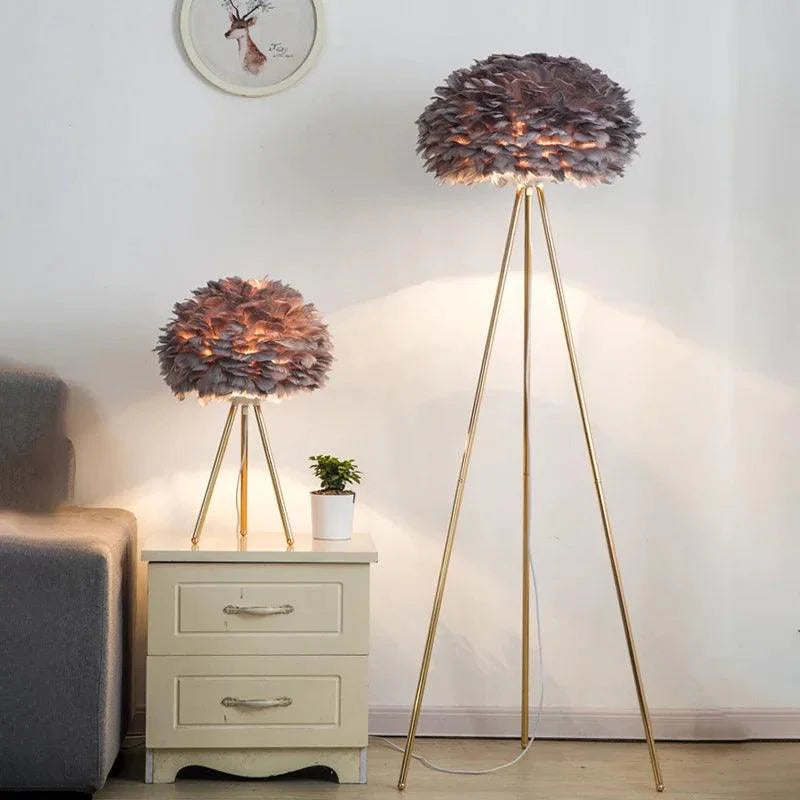 Lampadaire Design en Métal avec Plume - Élégance Contemporaine pour Tous Espaces-LUMICONCEPT