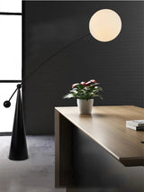 Lampadaire LED Design Nordique Moderne avec Télécommande et Luminosité Réglable-LUMICONCEPT