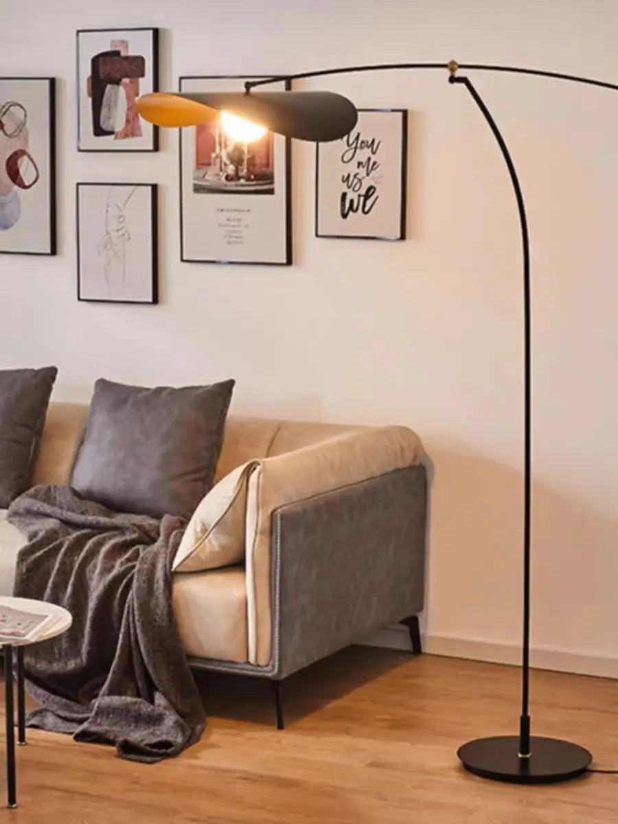 Lampadaire LED Design Nordique avec Finition Noire et Dorée - Éclairage Moderne pour Salon et Chambre-LUMICONCEPT