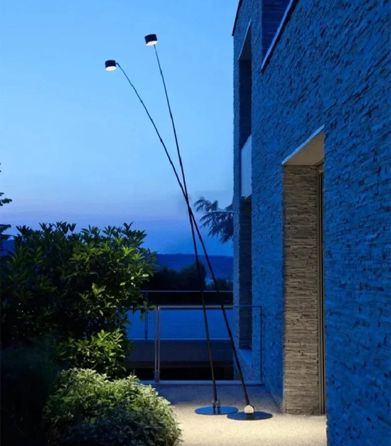 Lampadaire LED Minimaliste Noir avec Longue Perche pour Salon et Chambre-LUMICONCEPT