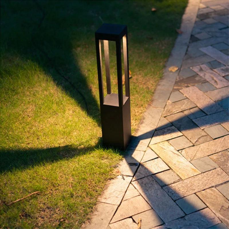 Lampadaire Solaire Moderne pour Jardin et Paysages-LUMICONCEPT