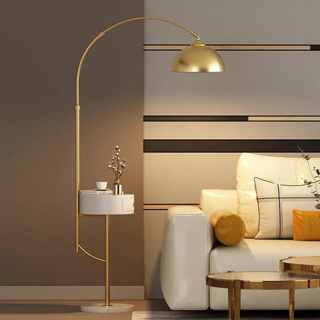 Lampadaire en métal noir et doré avec chargeur USB sans fil et éclairage LED moderne - Design contemporain pour le salon-LUMICONCEPT