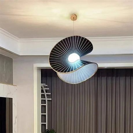 Lampe Suspendue en Tissu Art Déco Noir et Or pour Intérieurs Élegants-LUMICONCEPT