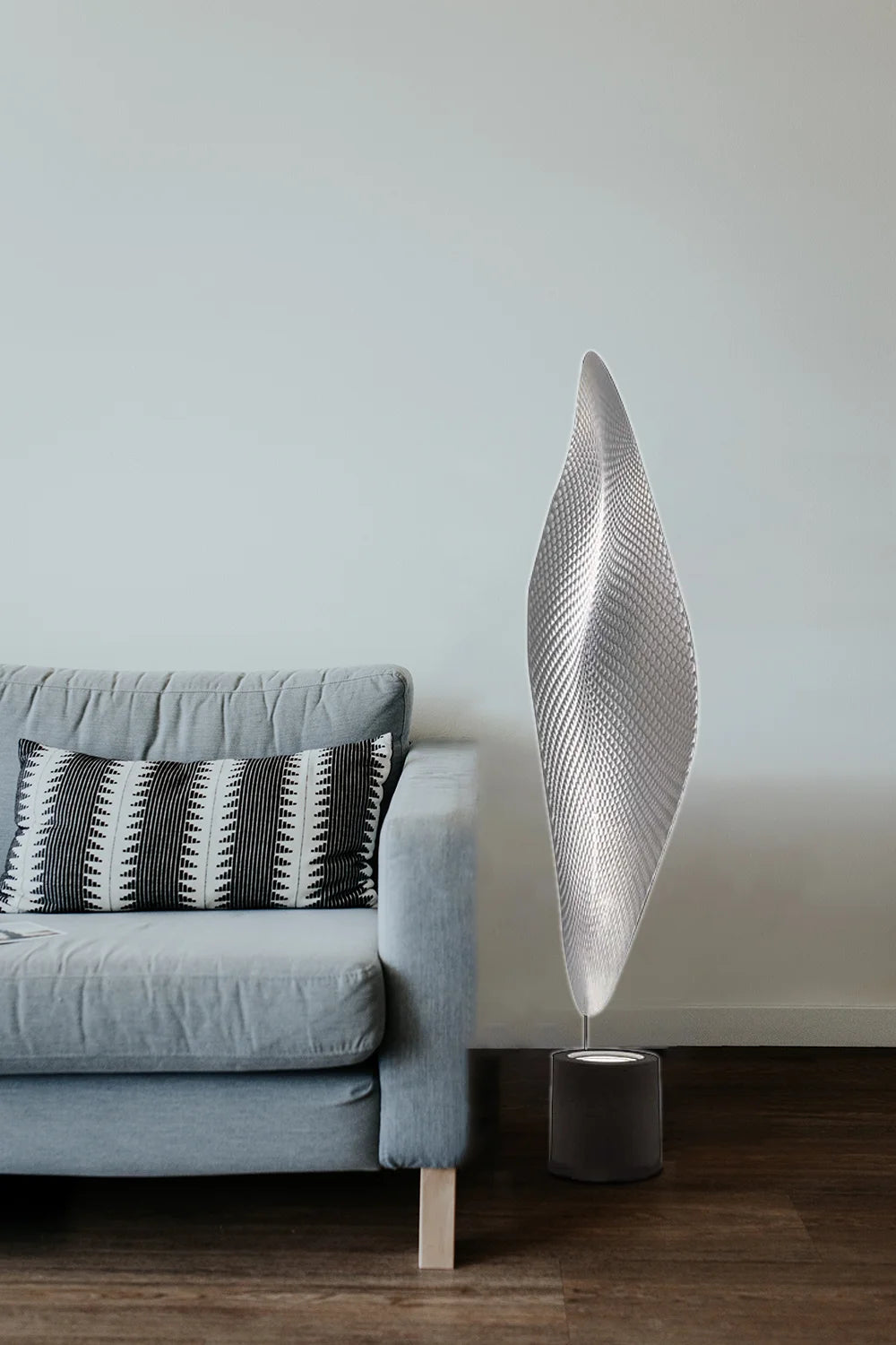 Lampe de Sol Artistique en Acier Poli au Design Moderne et Créatif pour Décoration Intérieure-LUMICONCEPT