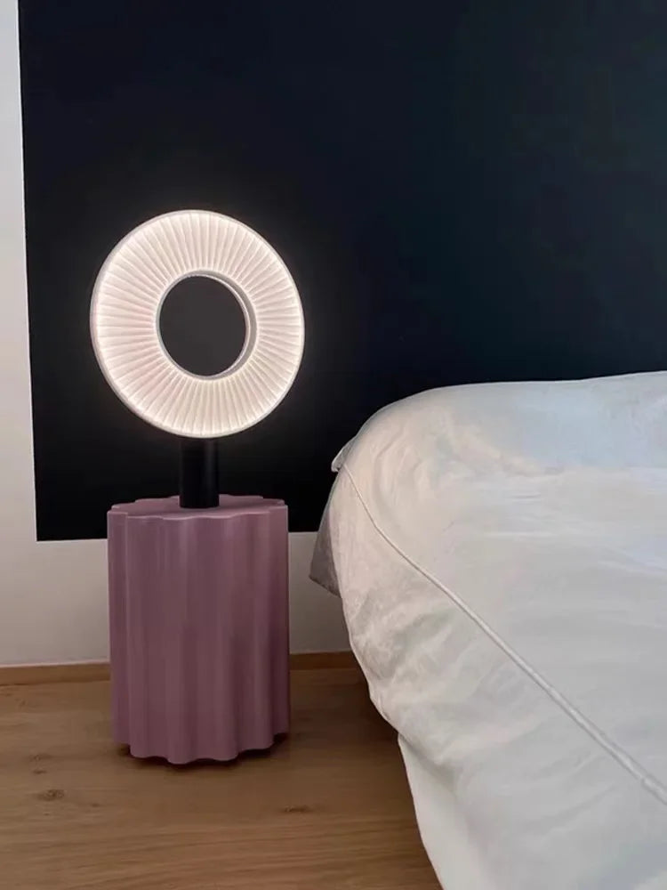 Lampe de bureau LED design moderne en fer et tissu pour un éclairage élégant et chaleureux-LUMICONCEPT