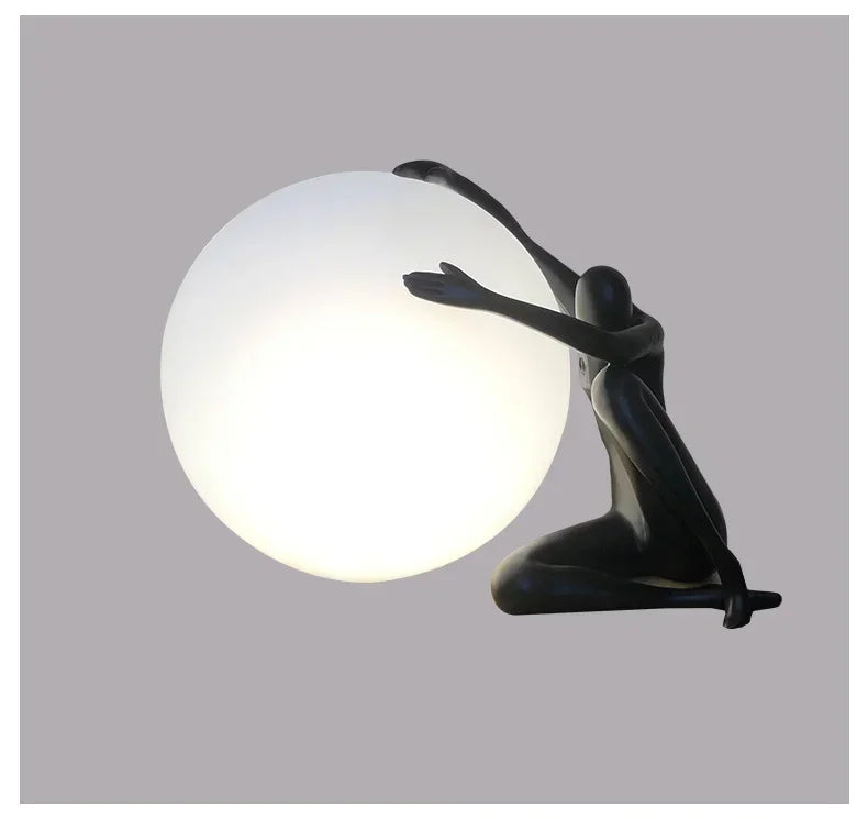 Lampe de sol Art Déco en verre givré avec design portrait rétro-LUMICONCEPT