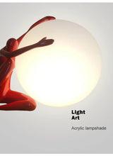 Lampe de sol Art Déco en verre givré avec design portrait rétro-LUMICONCEPT