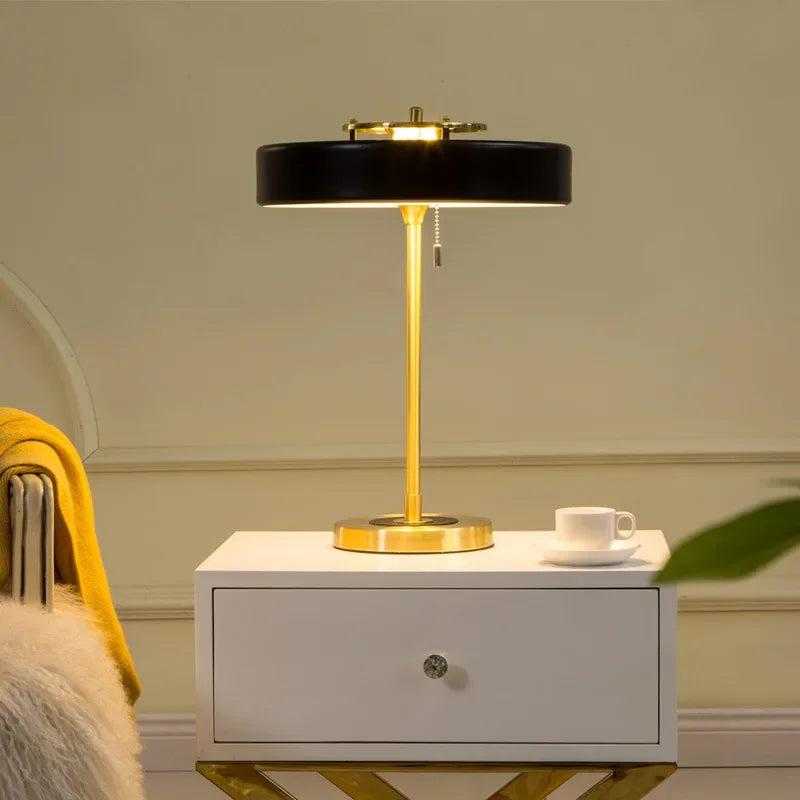 Lampe de table LED scandinave moderne pour un éclairage élégant et chaleureux-LUMICONCEPT