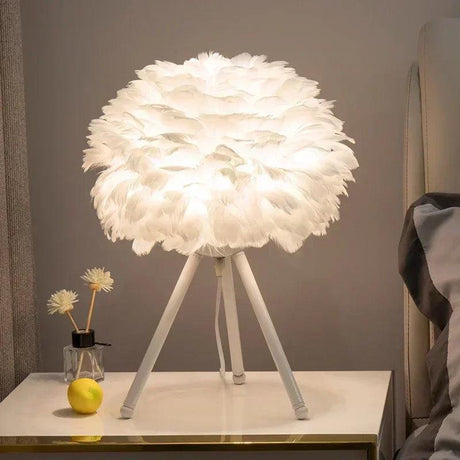 Lampe de table élégante en plumes d'oie nordique-LUMICONCEPT