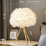 Lampe de table élégante en plumes d'oie nordique-LUMICONCEPT