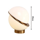 Lampe de table nordique blanche design post-moderne avec base en laiton-LUMICONCEPT