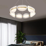 Lustre design sculptural à LED avec diffuseurs opalescents et structure en laiton-LUMICONCEPT