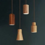 Lampada a sospensione a LED in legno dal design moderno per interni chic